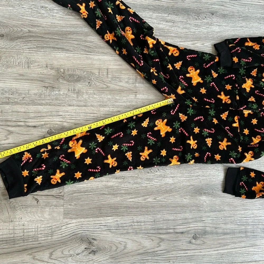 Forever 21 Kids Gingerbread Men Patterned‎ Onsie Pajama Sz 13/14